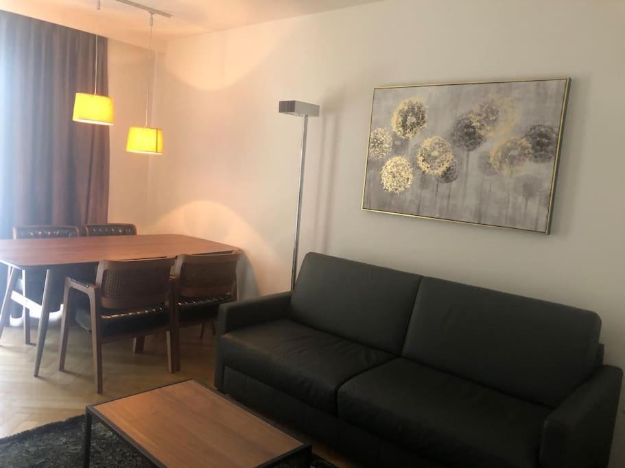 Executive 1Br Flat, City Center - Hammer 3 Цюрих Екстер'єр фото